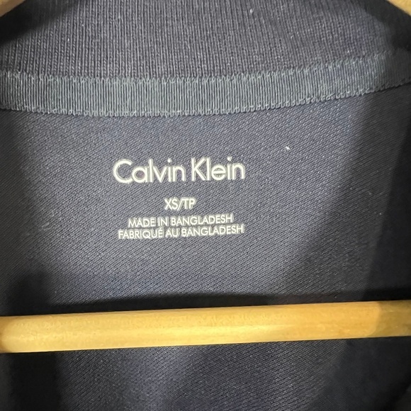 Calvin Klein size XS Textured polo shirt - Picture 5 of 5